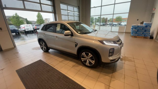 Used 2025 Mitsubishi Outlander Sport ES AWD/4WD image 4