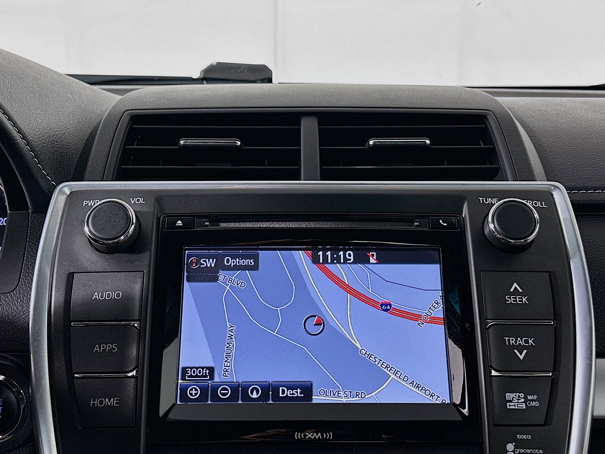 Used 2017 Toyota Camry SE w/ Moonroof Package FWD image 21