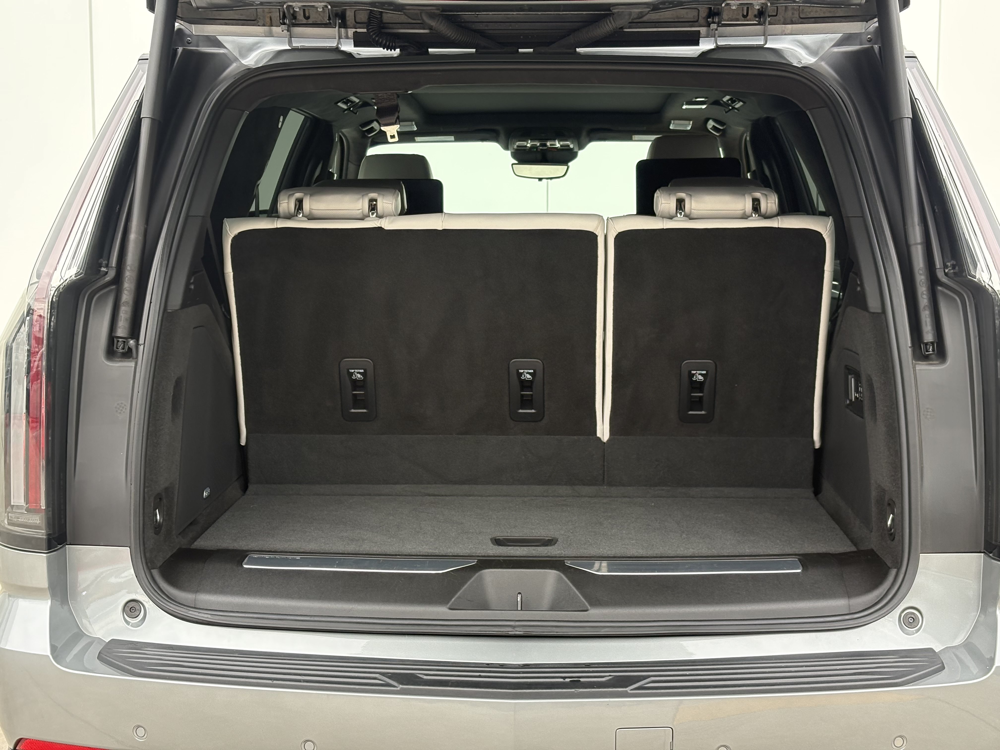 Certified 2025 Cadillac Escalade V AWD/4WD image 9