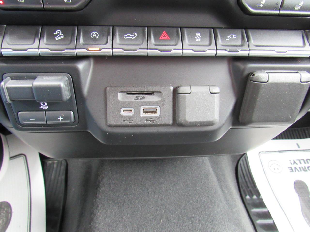 Used 2020 Chevrolet Silverado 1500 LT w/ All-Star Edition image 18