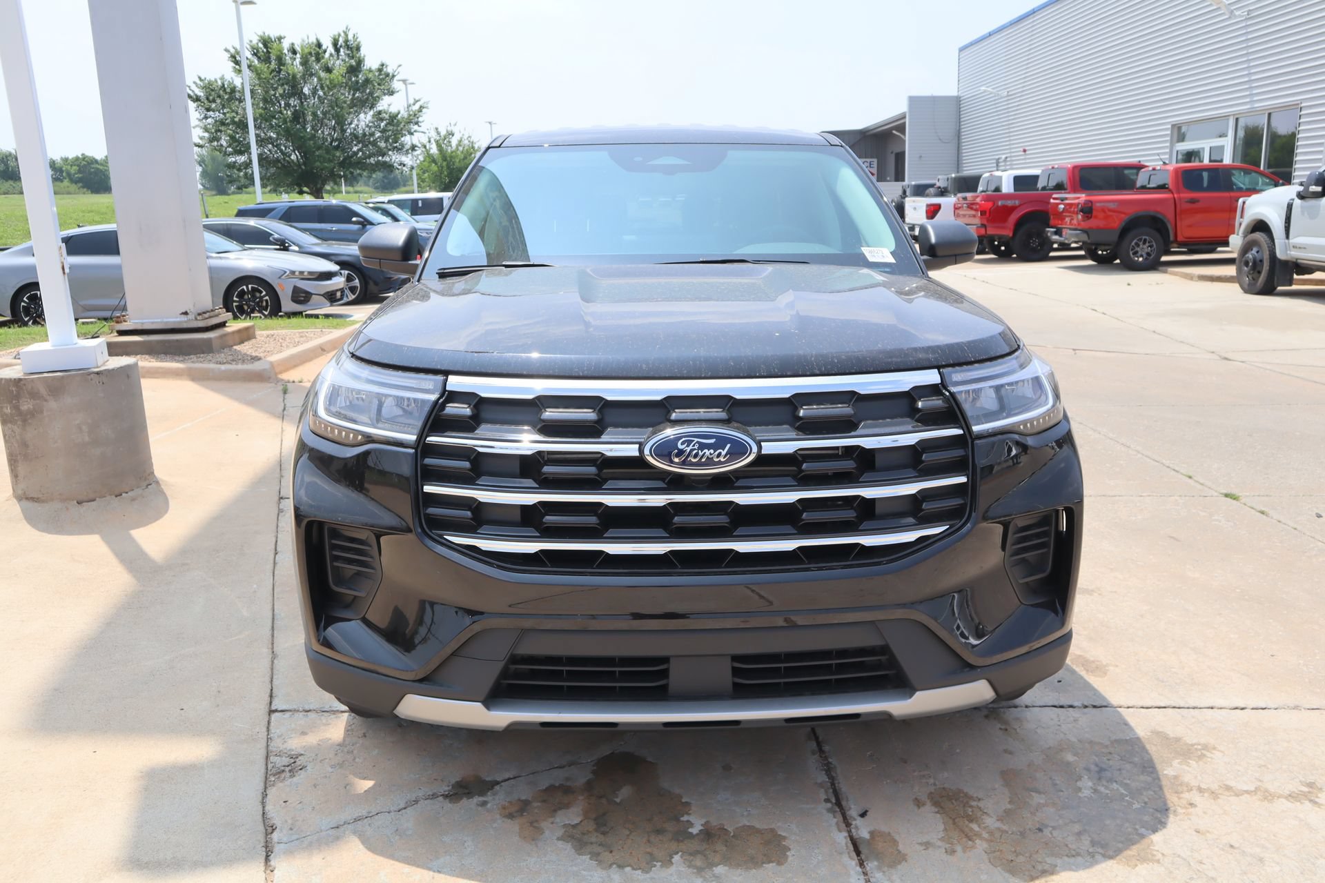 New 2026 Ford Explorer Active RWD image 8