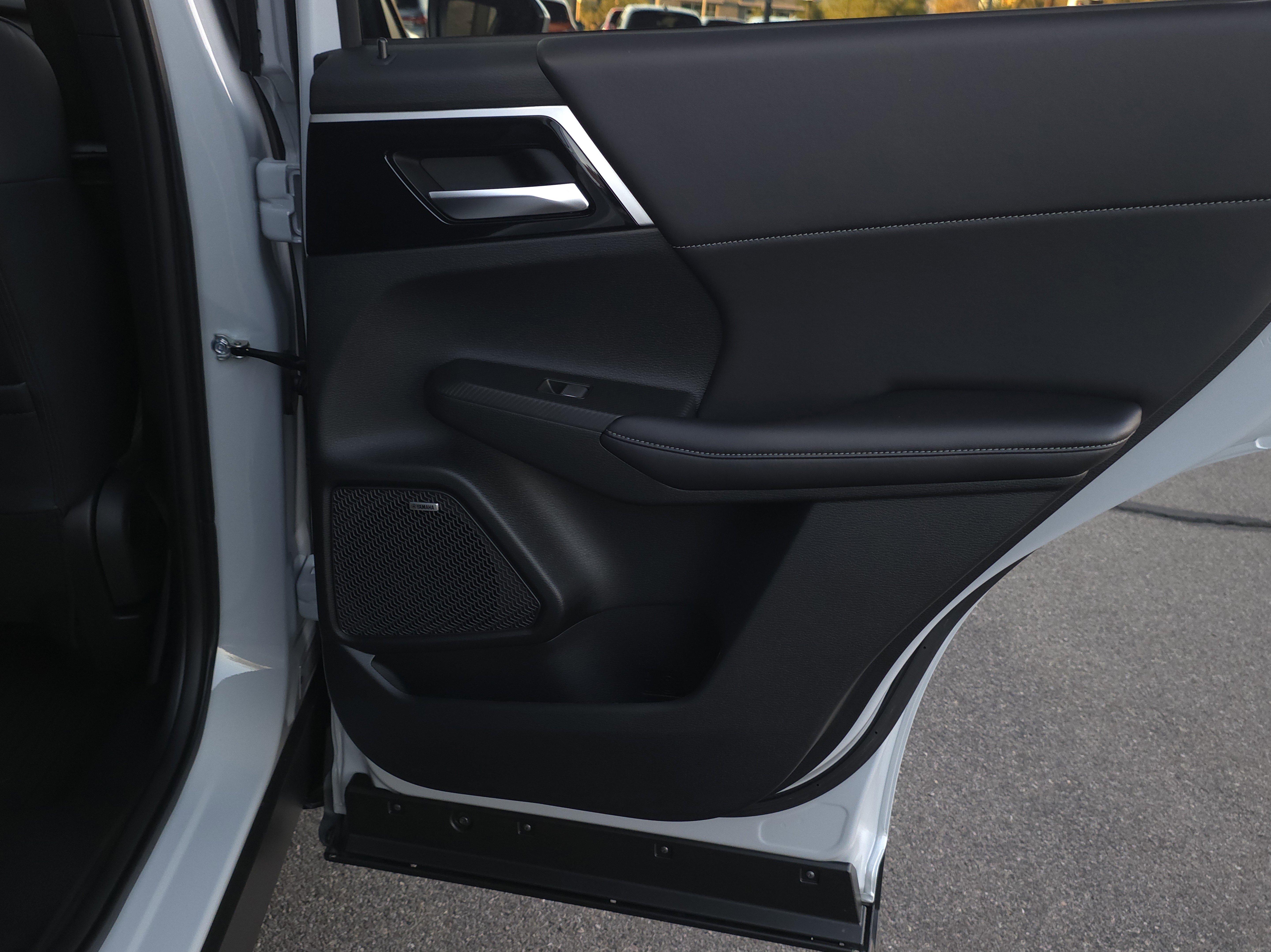 New 2025 Mitsubishi Outlander SE image 24