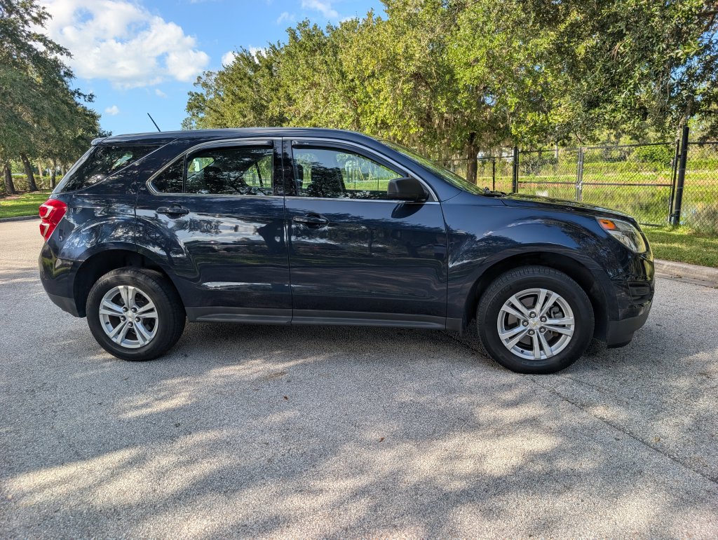 Used 2017 Chevrolet Equinox LS FWD image 10