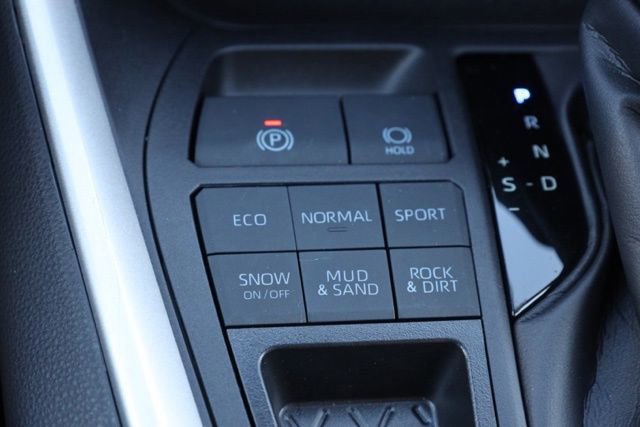 Used 2024 Toyota RAV4 LE image 26