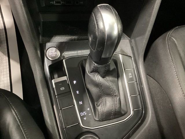 Used 2020 Volkswagen Tiguan SE w/ Panoramic Sunroof Package image 13