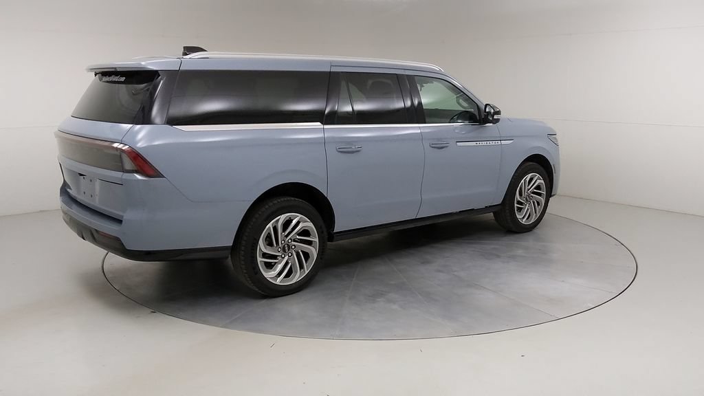 Used 2026 Lincoln Navigator L Reserve AWD/4WD image 15