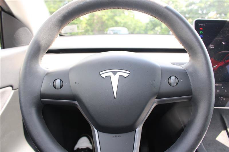 Used 2022 Tesla Model Y Long Range AWD/4WD image 12