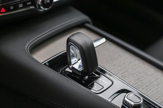 New 2025 Volvo V90 B6 Cross Country Plus w/ Protection Package Premier image 20