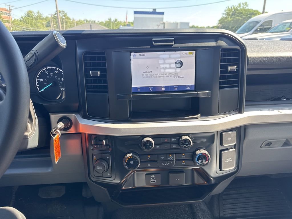New 2025 Ford F550 4x4 Regular Cab Super Duty image 16