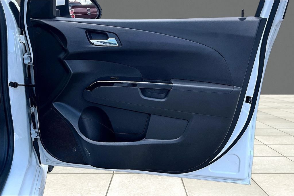 Certified 2020 Chevrolet Sonic LT w/ Convenience Package FWD image 19
