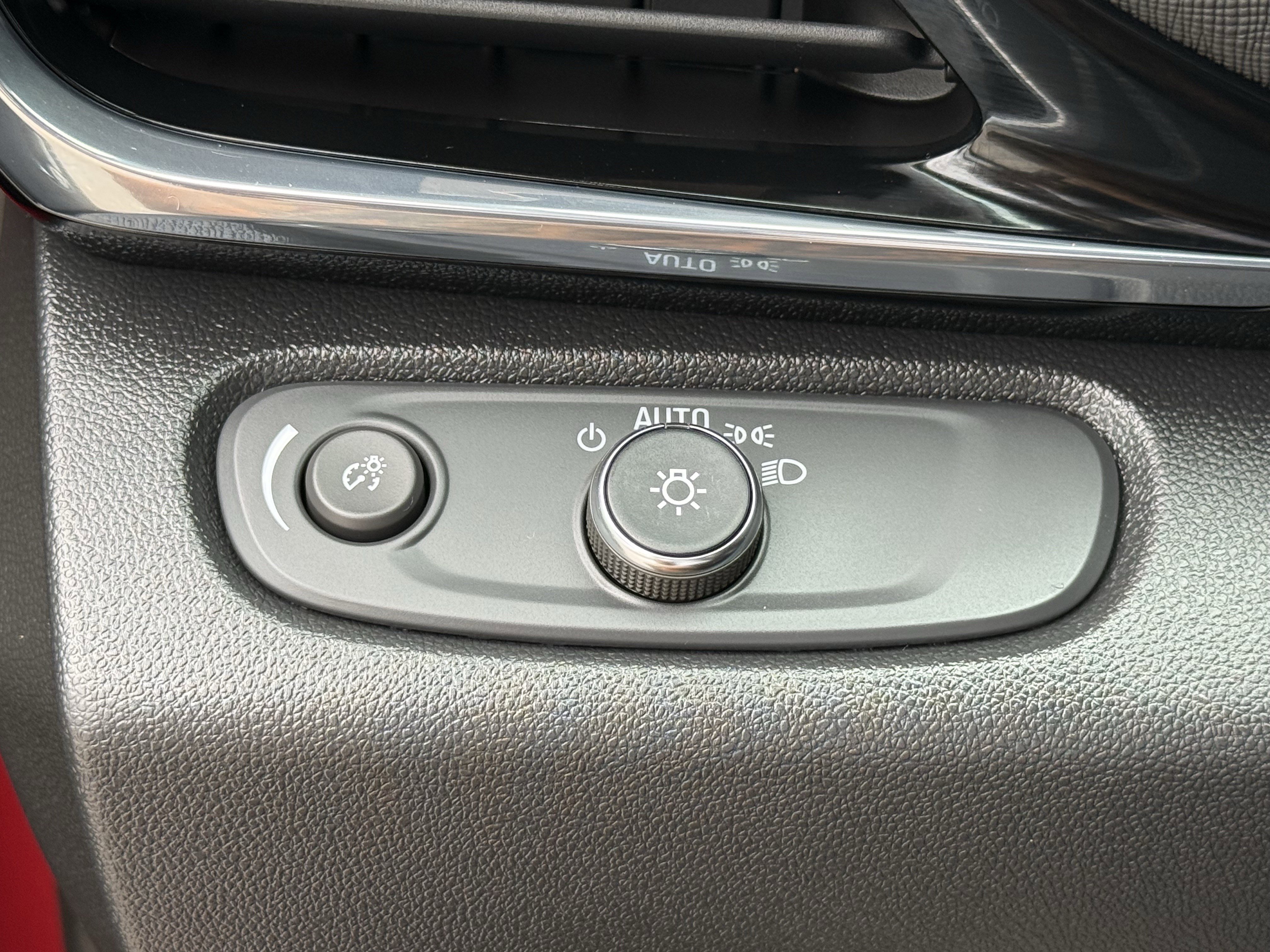 Used 2025 Buick Envista Sport Touring w/ Convenience I Package image 25