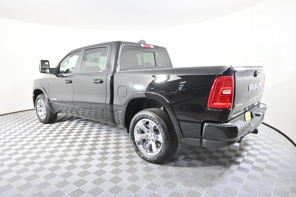 Used 2026 RAM 1500 Big Horn AWD/4WD image 4