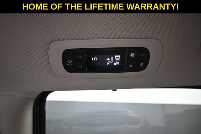 Used 2018 Chrysler Pacifica Touring-L Plus FWD image 40