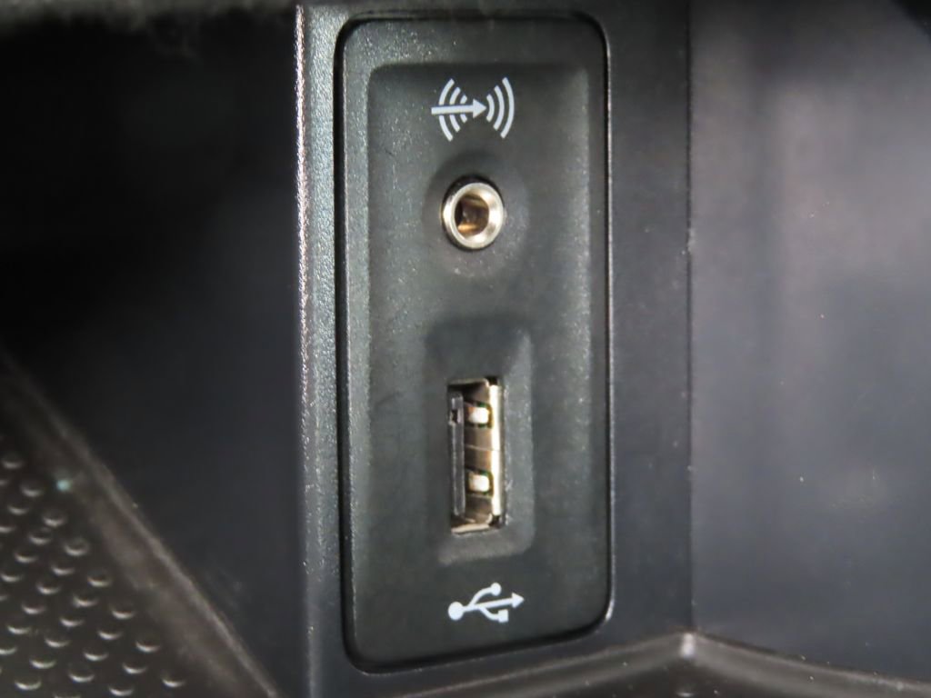 Used 2018 Volkswagen Golf R 4-Door image 12