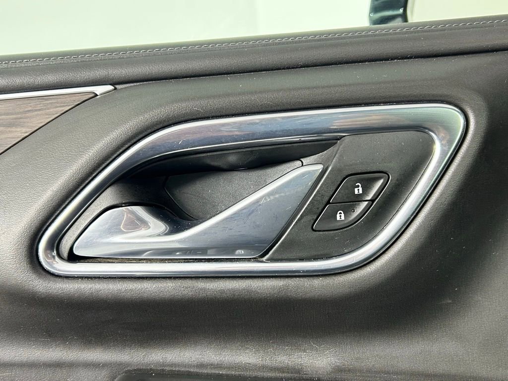 Used 2021 Chevrolet Suburban LT image 34