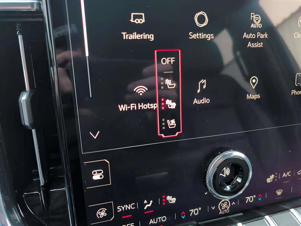 Used 2025 GMC Yukon 4WD Denali image 14