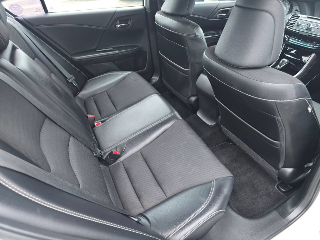 Used 2017 Honda Accord Sport image 11