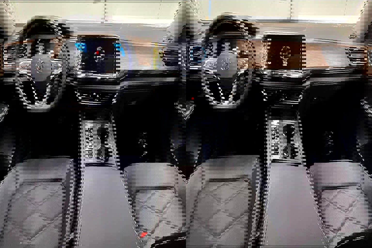 Used 2025 Volkswagen Atlas SE image 18