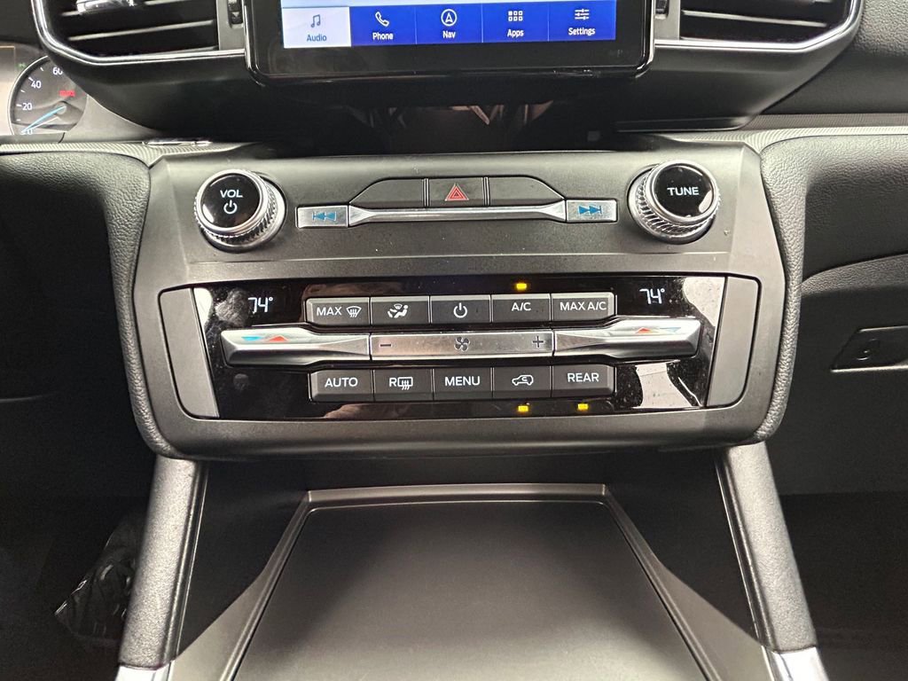 Used 2020 Ford Explorer XLT w/ Equipment Group 202A image 20