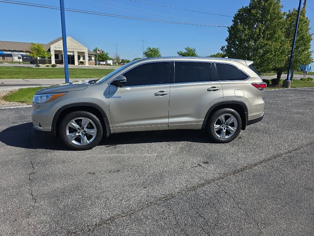 Used 2014 Toyota Highlander Limited Platinum AWD/4WD image 2