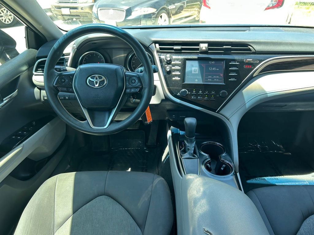 Used 2018 Toyota Camry LE FWD image 15