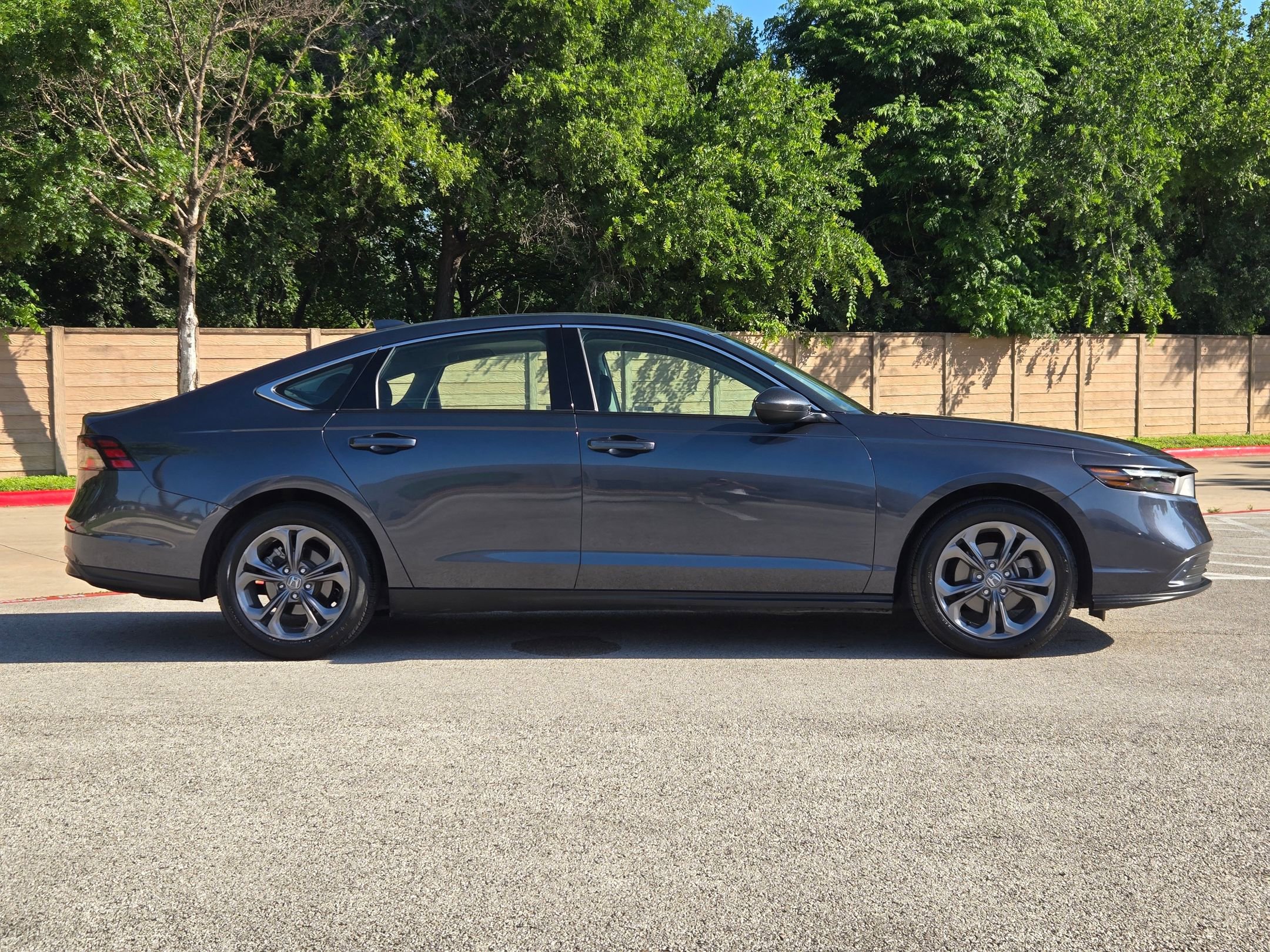 Used 2024 Honda Accord EX video 2