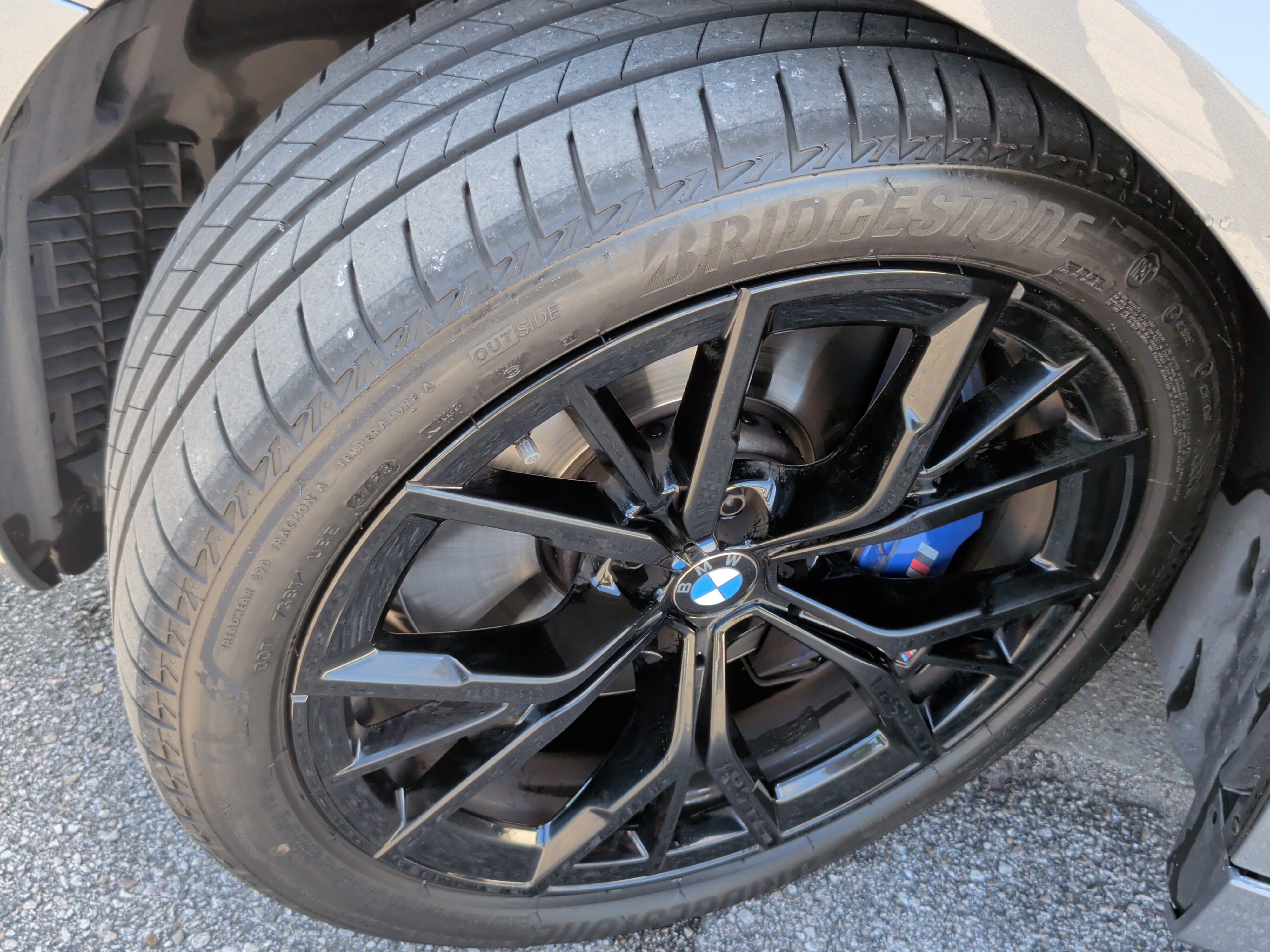 Used 2023 BMW M550i xDrive w/ Executive Package AWD/4WD image 14