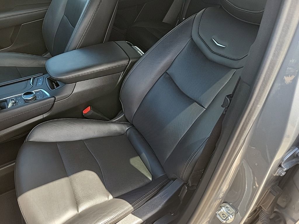 Used 2025 Cadillac XT6 Premium Luxury FWD image 19