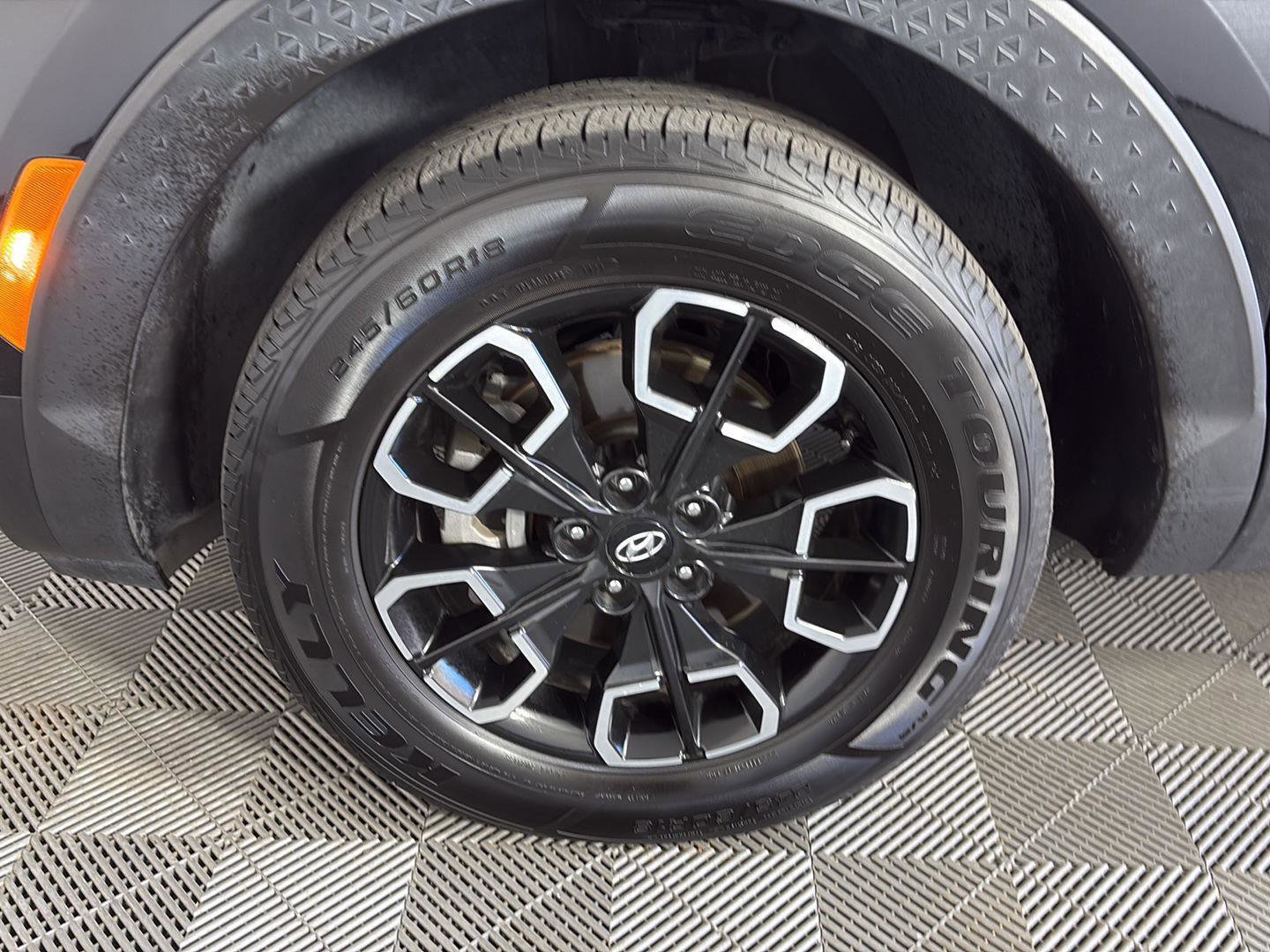 Used 2022 Hyundai Santa Cruz SEL image 16