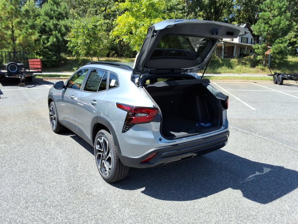 New 2026 Chevrolet Trax RS w/ Sunroof Package FWD image 13