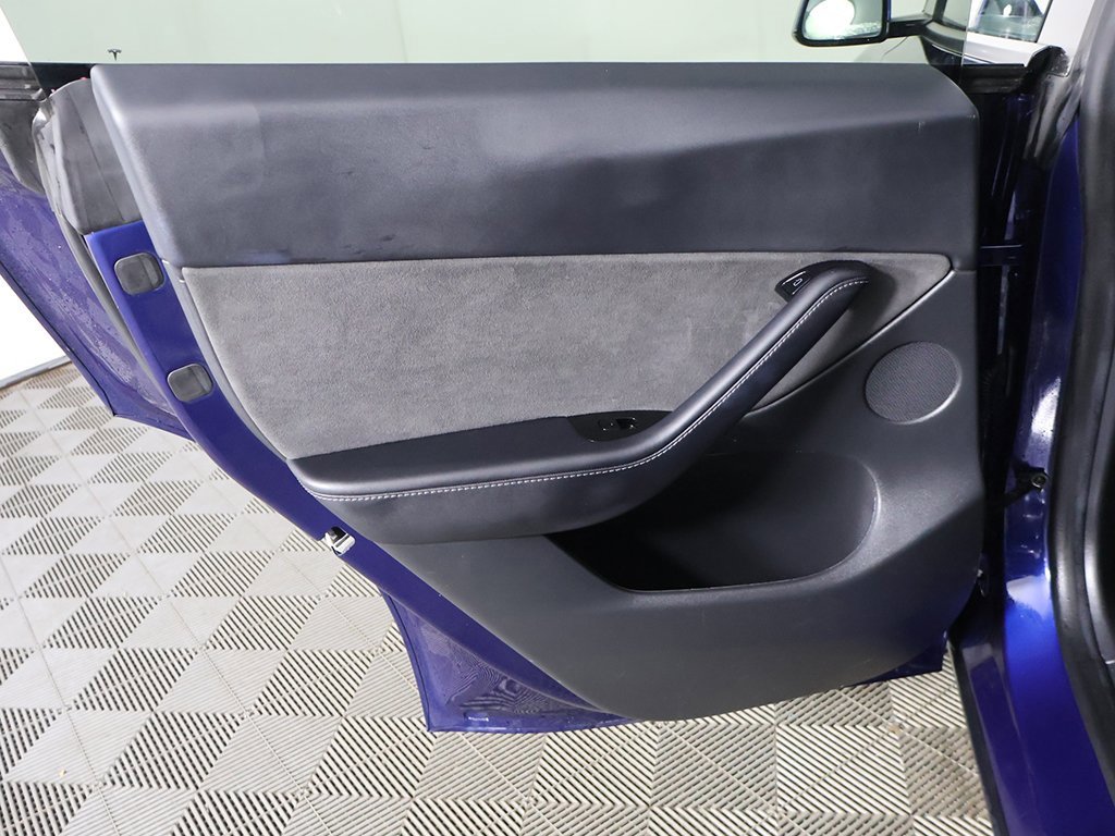 Used 2021 Tesla Model Y Long Range image 24
