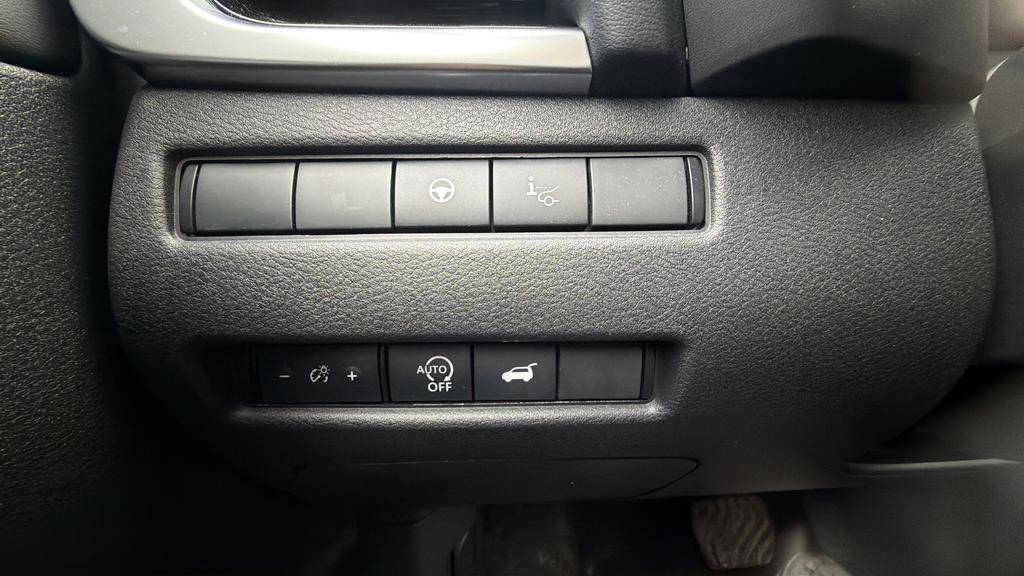 Certified 2025 Nissan Rogue SL w/ SL Premium Package image 19