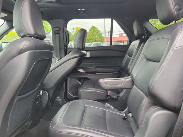 Used 2020 Ford Explorer XLT w/ Equipment Group 202A AWD/4WD image 11