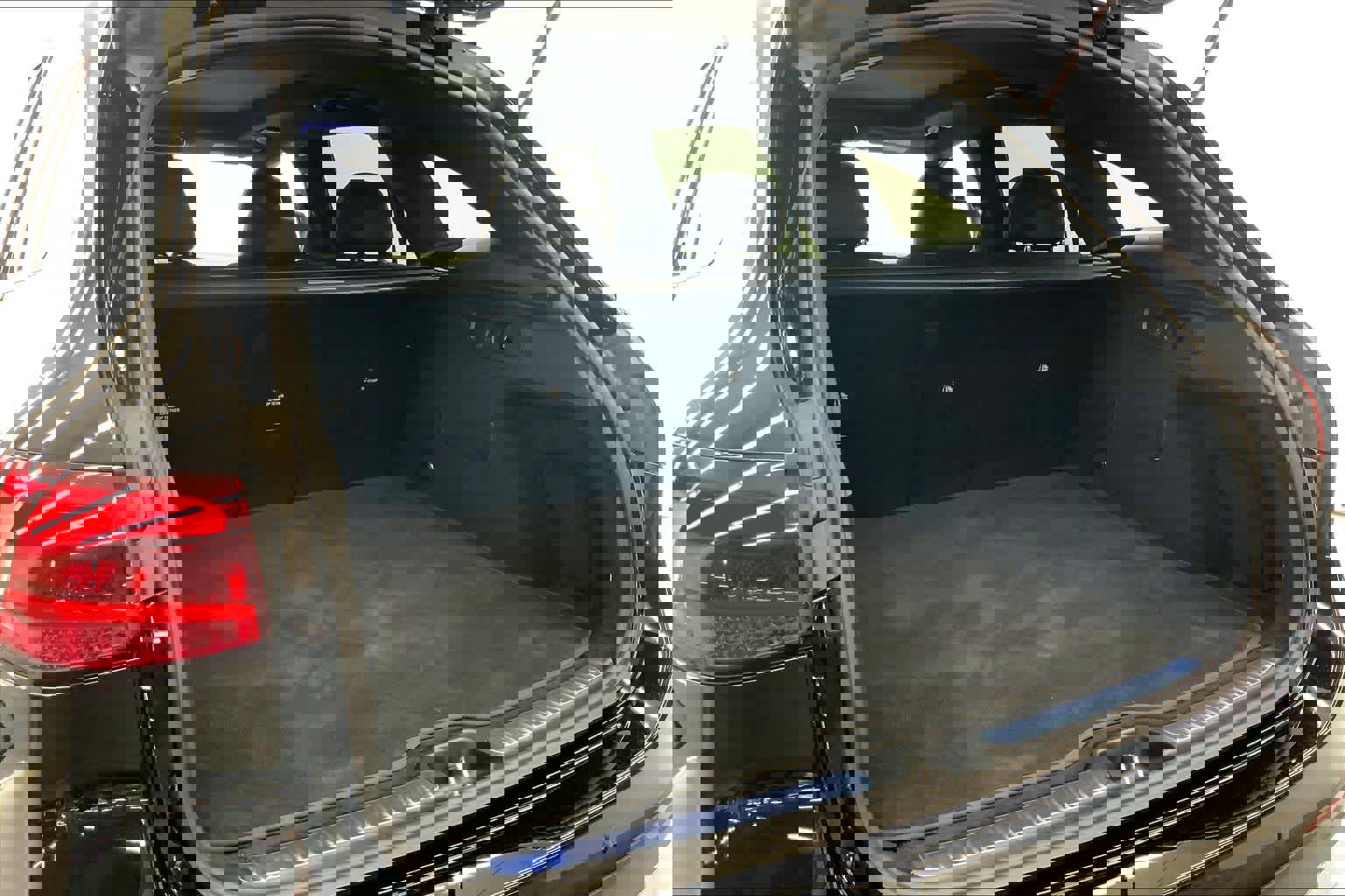 Used 2025 Mercedes-Benz GLC 300 image 15