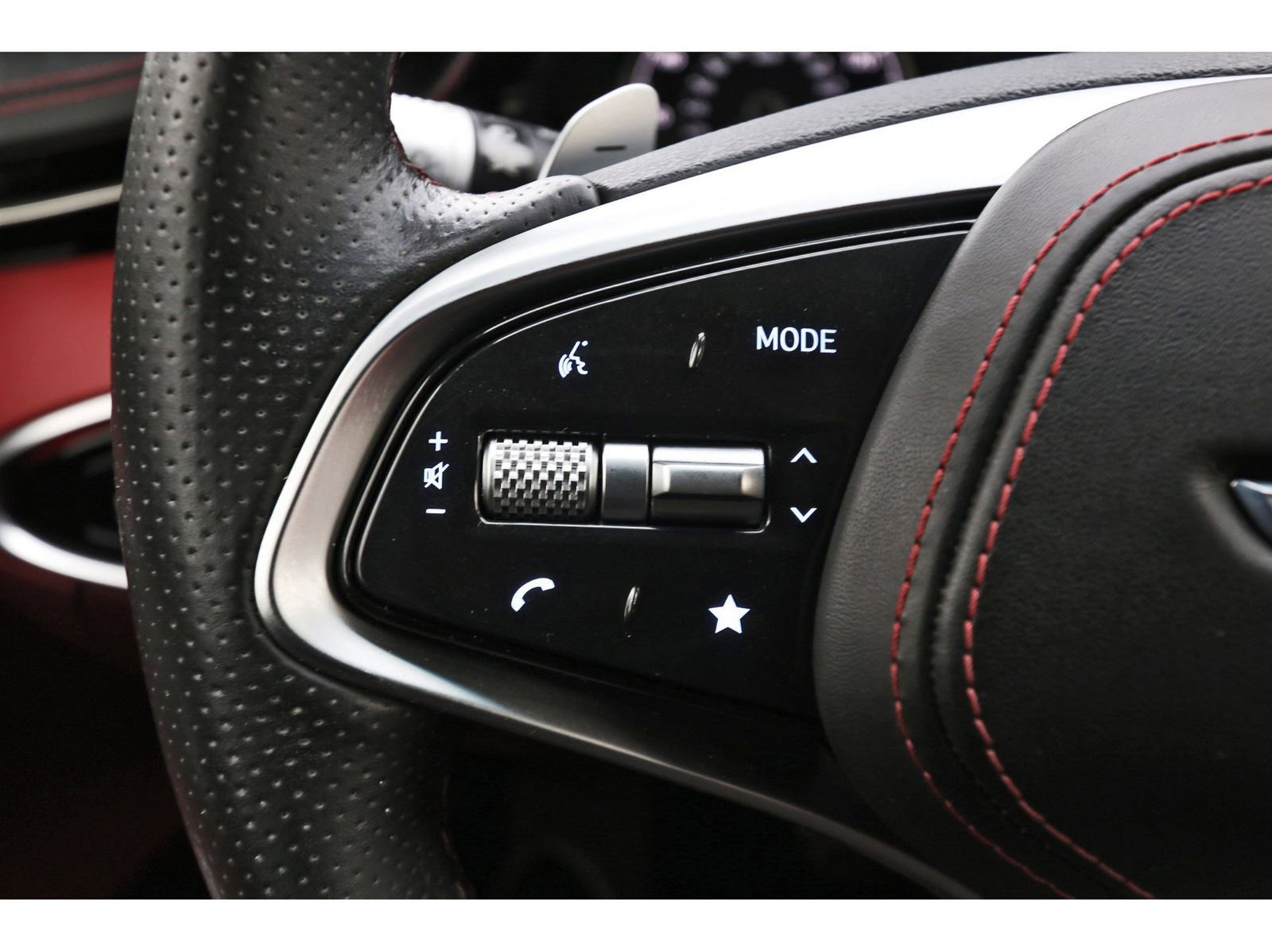 Used 2022 Genesis GV70 3.5T Sport w/ Sport Advanced Package image 17