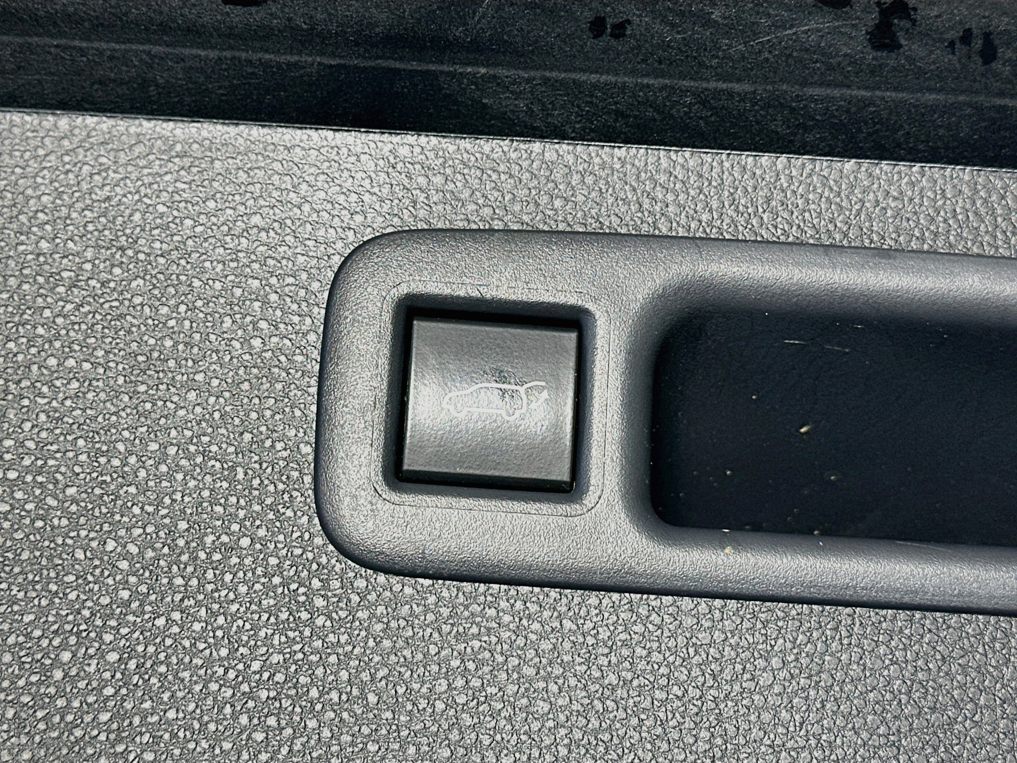 Used 2023 Toyota Highlander XLE AWD/4WD image 32