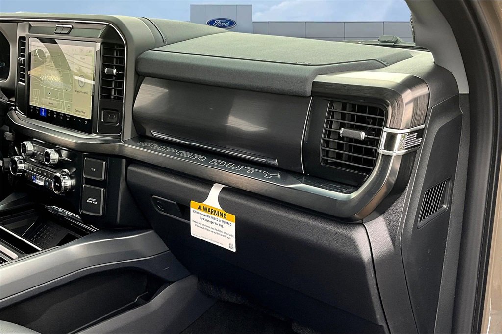 New 2026 Ford F250 Lariat w/ Chrome Package image 30