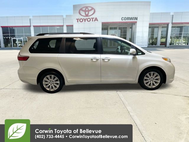 Used 2015 Toyota Sienna XLE image 9