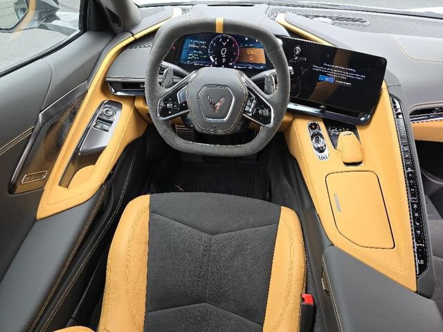 Used 2024 Chevrolet Corvette Stingray Premium Cpe w/ Z51 Performance Package RWD image 3