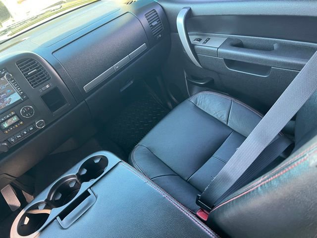 Used 2011 GMC Sierra 2500 SLE w/ SLE Preferred Package AWD/4WD image 15