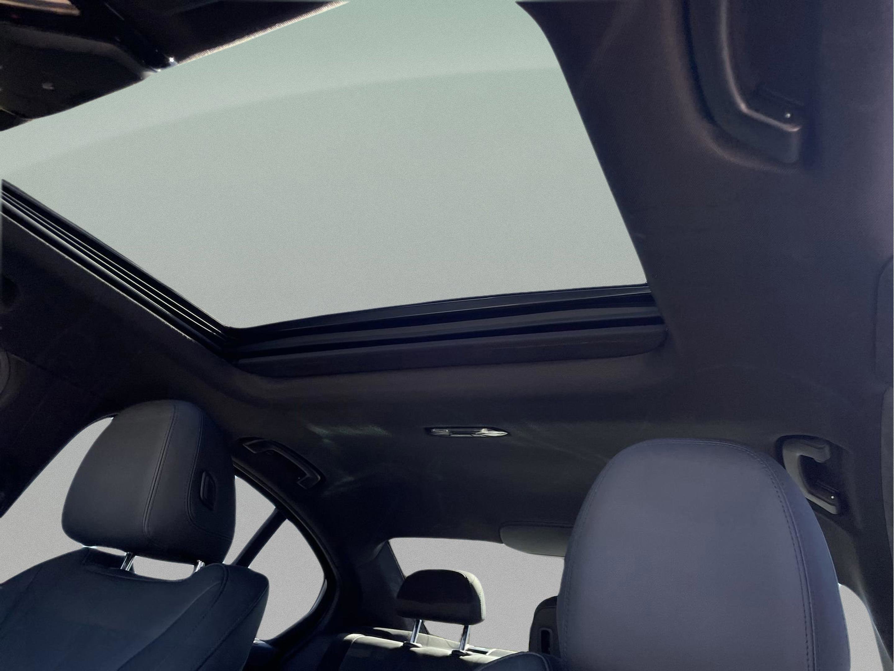 Used 2021 BMW 330e w/ Convenience Package image 31