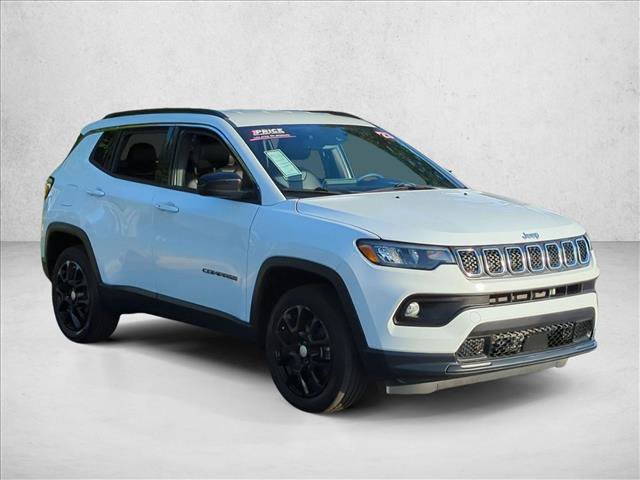 Used 2023 Jeep Compass Latitude AWD/4WD image 3