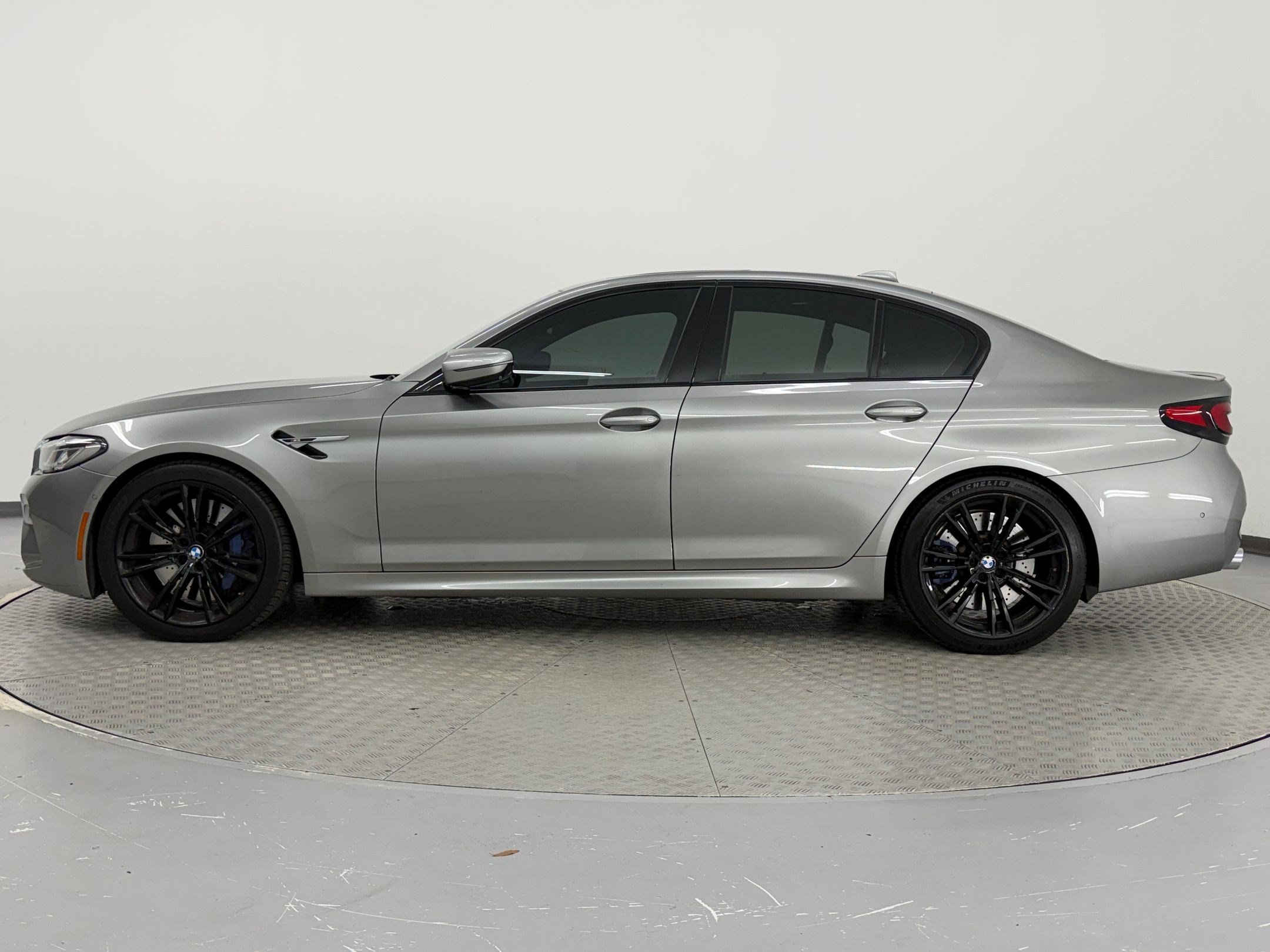 Used 2021 BMW M5 w/ Executive Package AWD/4WD image 2