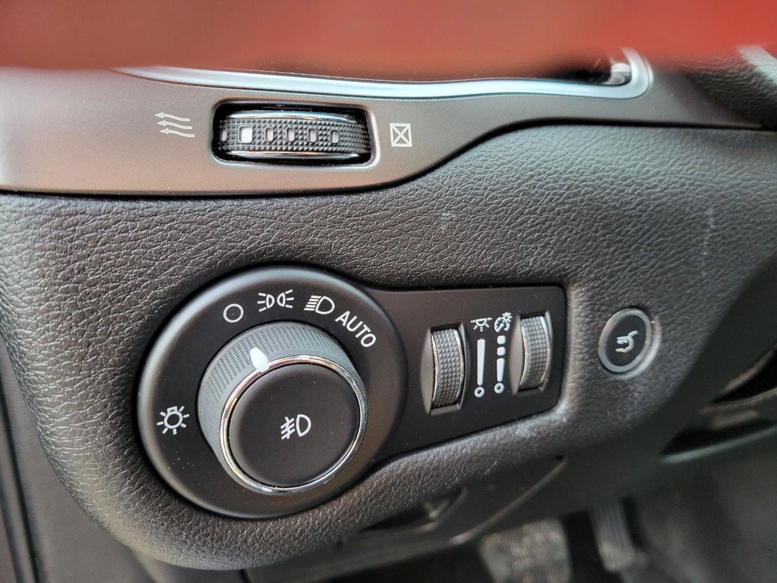 Used 2019 Jeep Cherokee Limited image 10