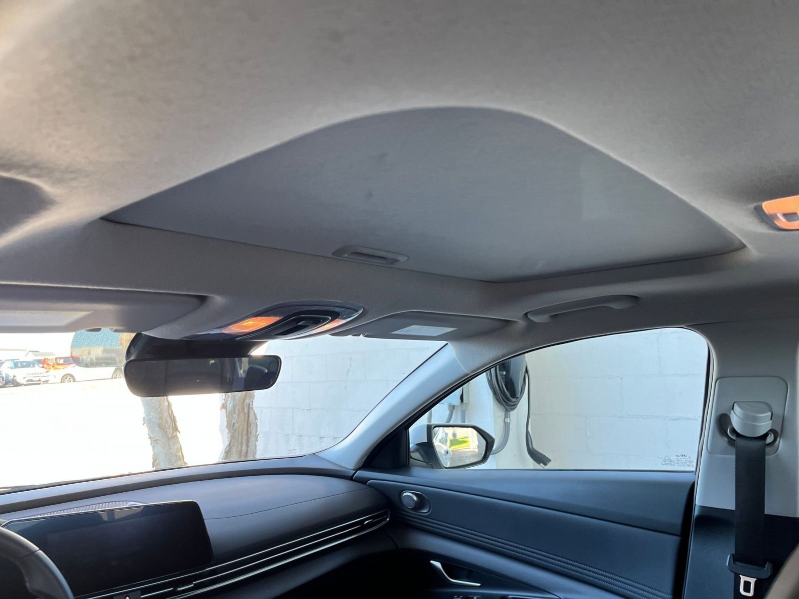 Used 2025 Hyundai Elantra SEL image 29