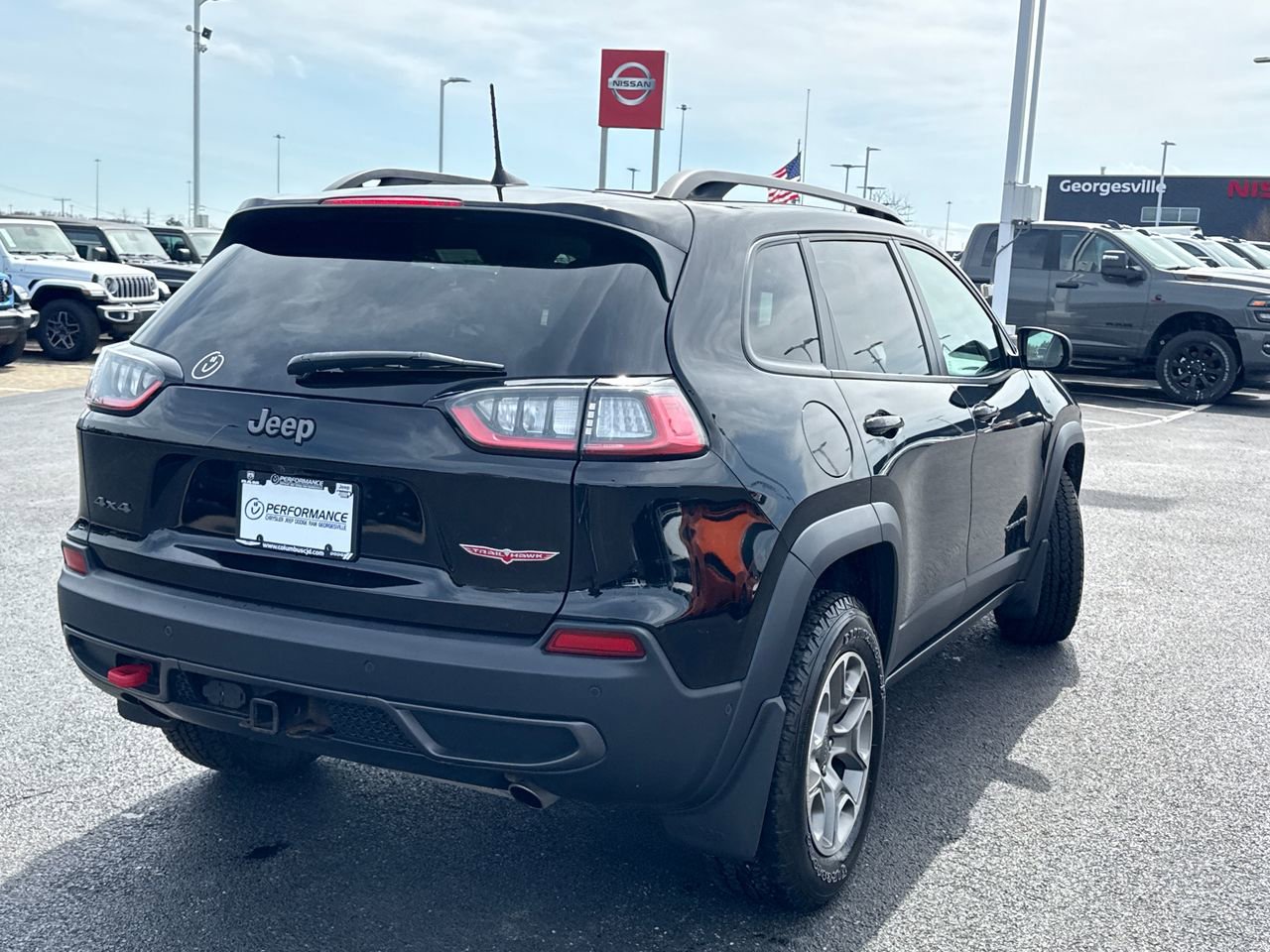Used 2020 Jeep Cherokee Trailhawk w/ Comfort & Convenience Group AWD/4WD image 3