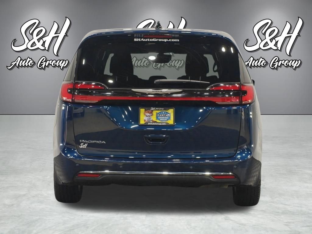 Used 2024 Chrysler Pacifica Touring image 16