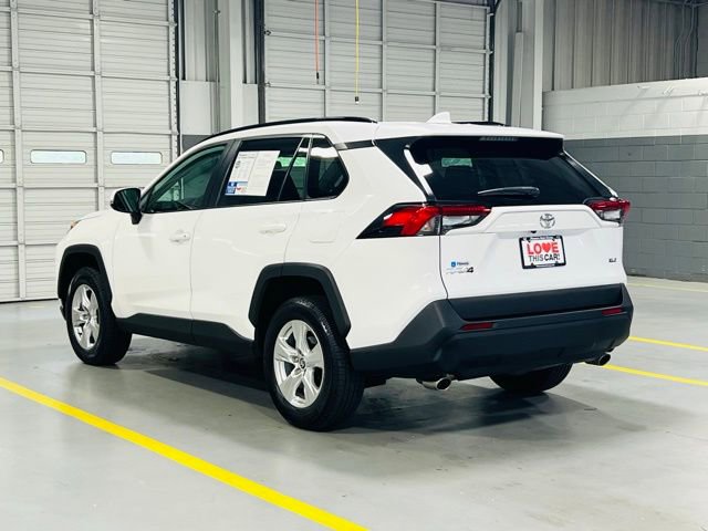 Used 2021 Toyota RAV4 XLE w/ Convenience Package FWD image 16