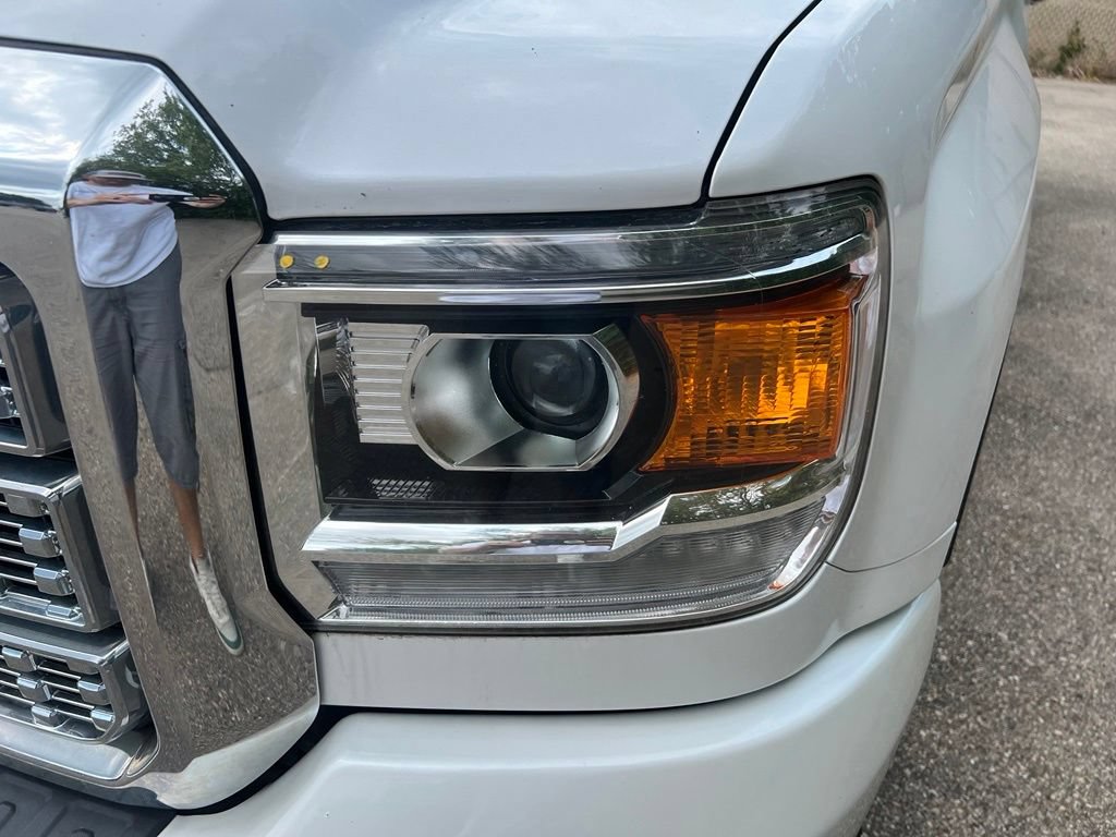 Used 2018 GMC Sierra 2500 Denali AWD/4WD image 10
