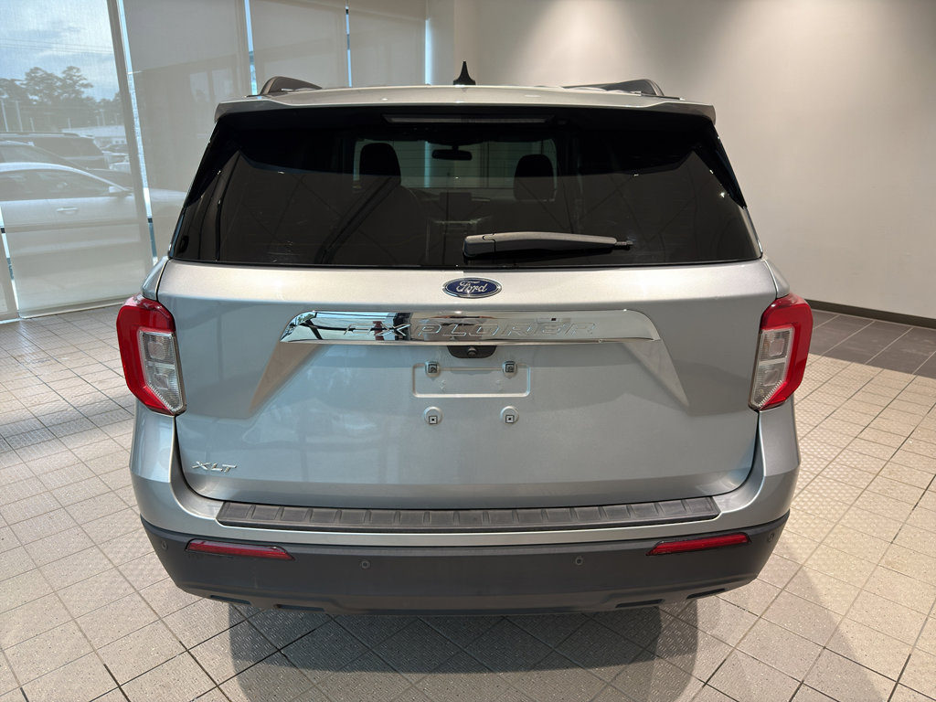Used 2023 Ford Explorer XLT RWD image 4